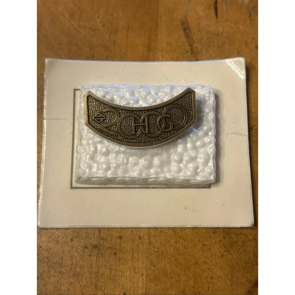 2000 Harley Davidson Owners Group Pin HOG Biker Club Motorcycle (5270)